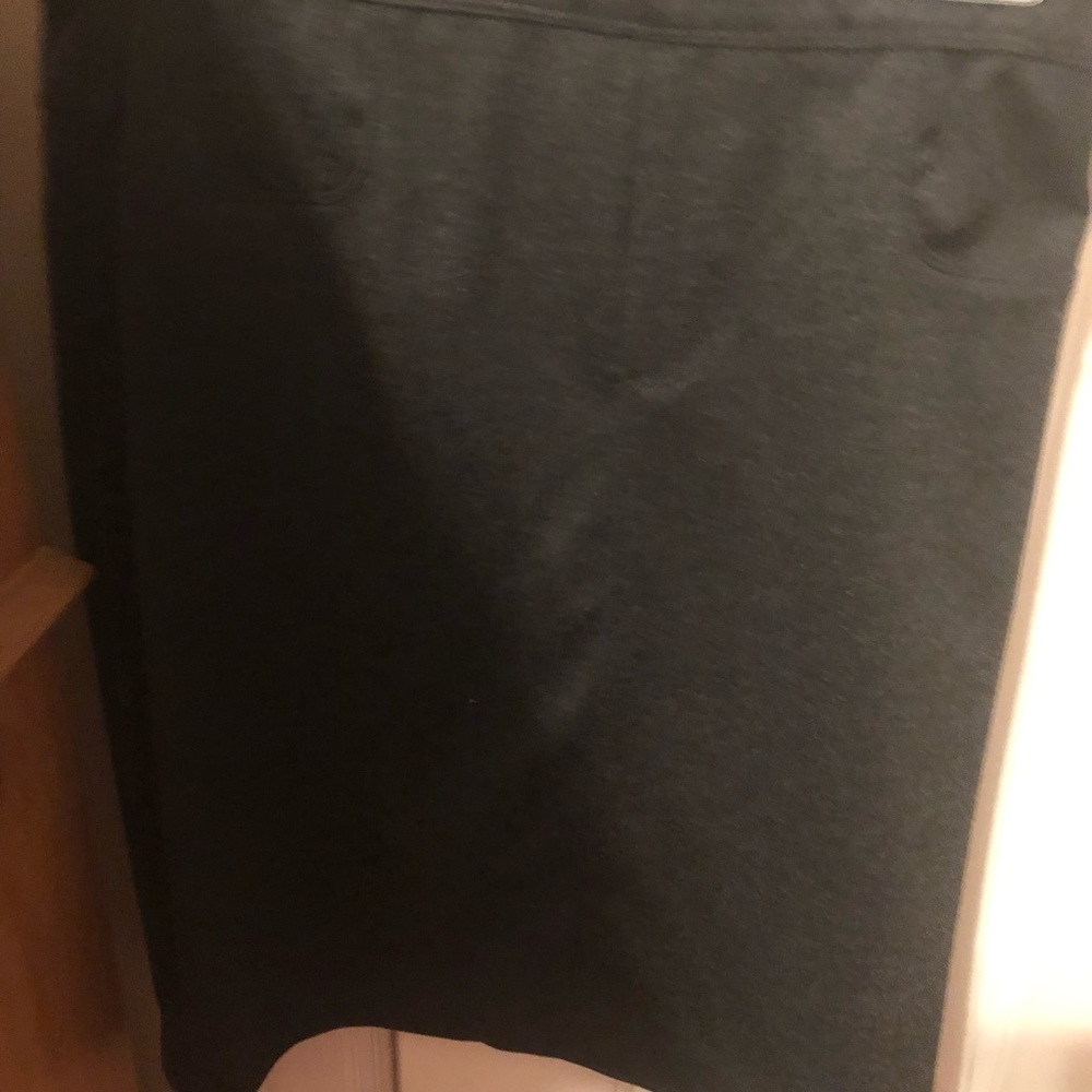Max studio size 0 gray skirt